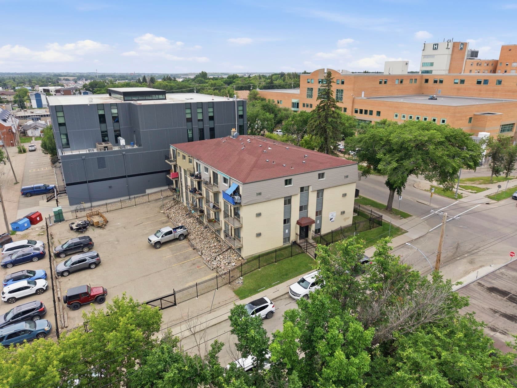 Avenue Apartments — photo 4