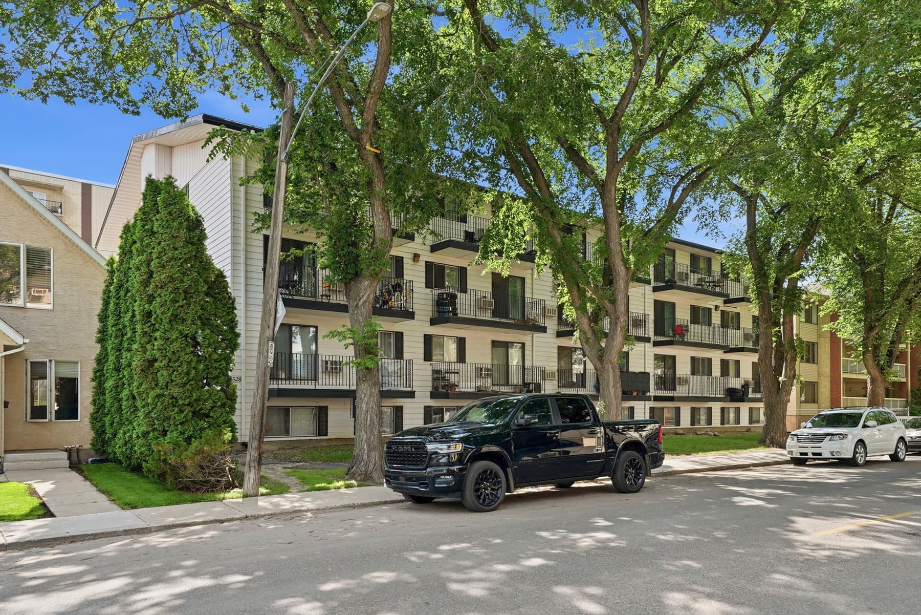 Kellwood Apartments — photo 2