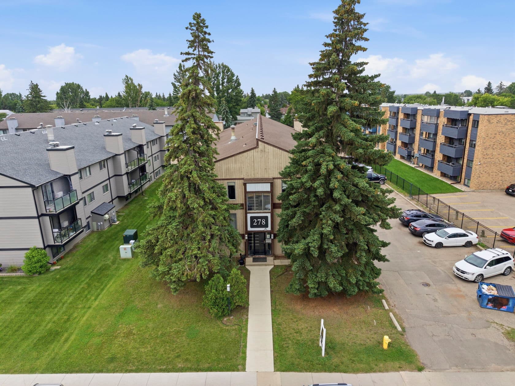 Pinehouse Apartments — photo 2