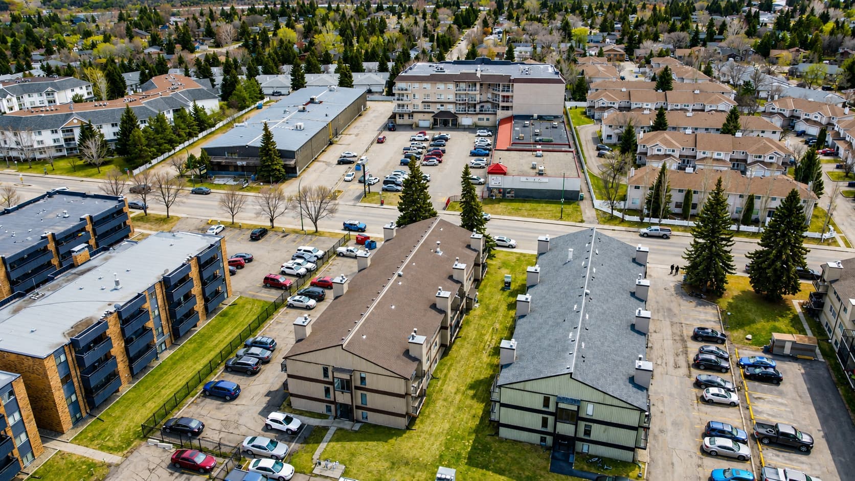 Pinehouse Apartments